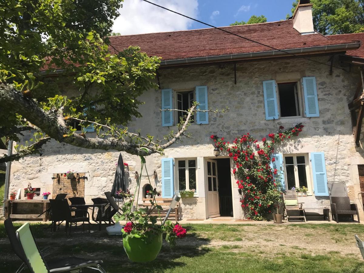 Chambres D'Hotes Des Deux Lacs Ceyzerieu Eksteriør billede